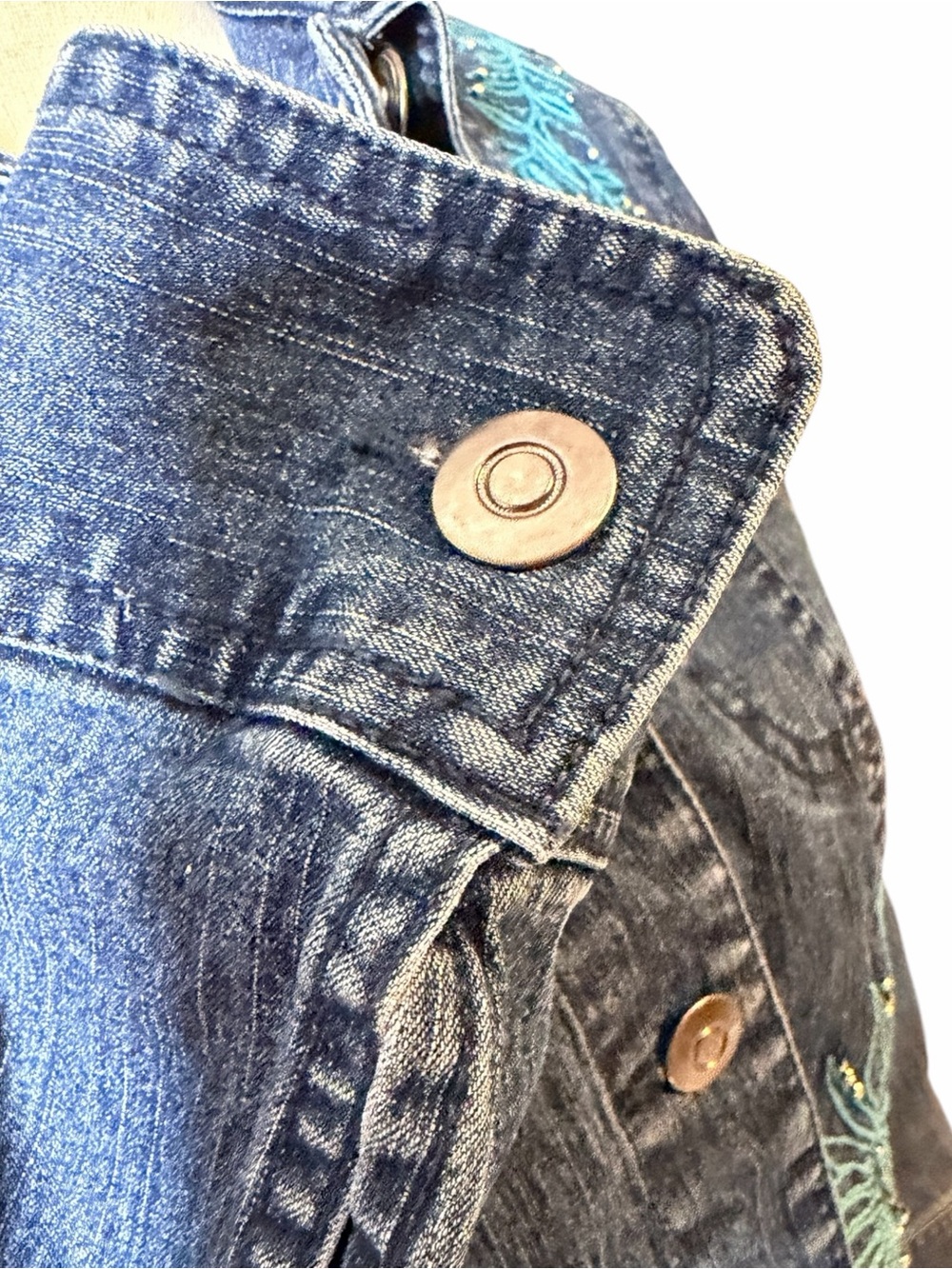 Ruby Rd. Beaded Embroidered Floral Denim Jacket Size 10P - Picture 6 of 7